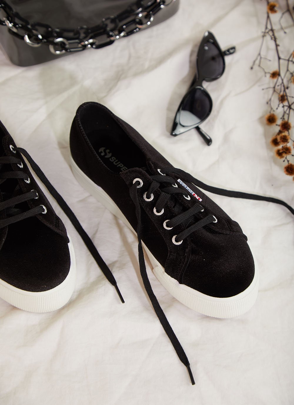 2790 Velvet Chenillew Sneaker - Black